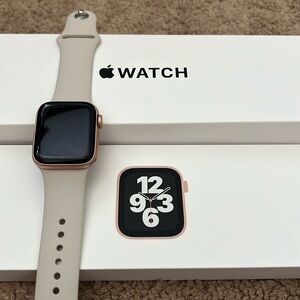 Apple Watch SE 40mm aluminum Rose Gold